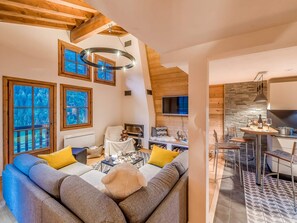 TV, fireplace - Luxury Chalet 12 pers, 6 bedr, 6 bath, Wifi, Parking (Tignes-Les Brévières)