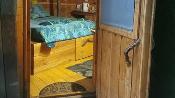 2 slaapkamers, reisbedje, wifi, beddengoed