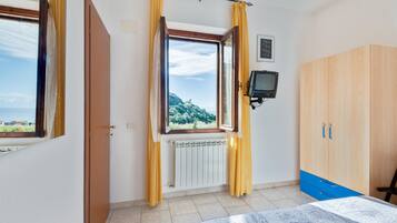 2 室のベッドルーム、アイロン / アイロン台、ベッドシーツ