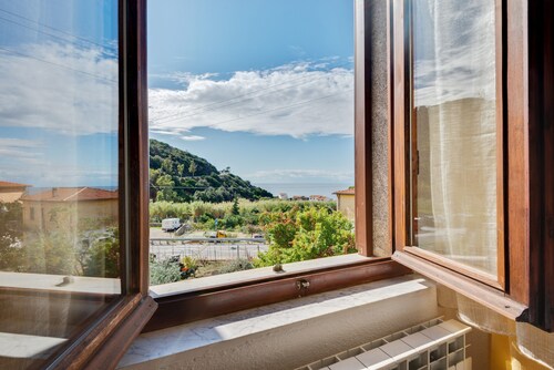 Appartement "Ramerino" près de la plage avec vue sur la mer et la montagne