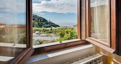 Appartement "Ramerino" près de la plage avec vue sur la mer et la montagne