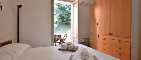 2 chambres, fer et planche à repasser, Wi-Fi gratuit, draps fournis