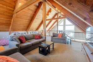 Smart TV, DVD player, books, video library - Beach Dreamer-Updated, beautiful beach views (Pacific City)