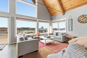 Unclassified image, 3 of 56, button