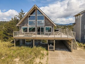 Exterior - Beach Dreamer-Updated, beautiful beach views (Pacific City)