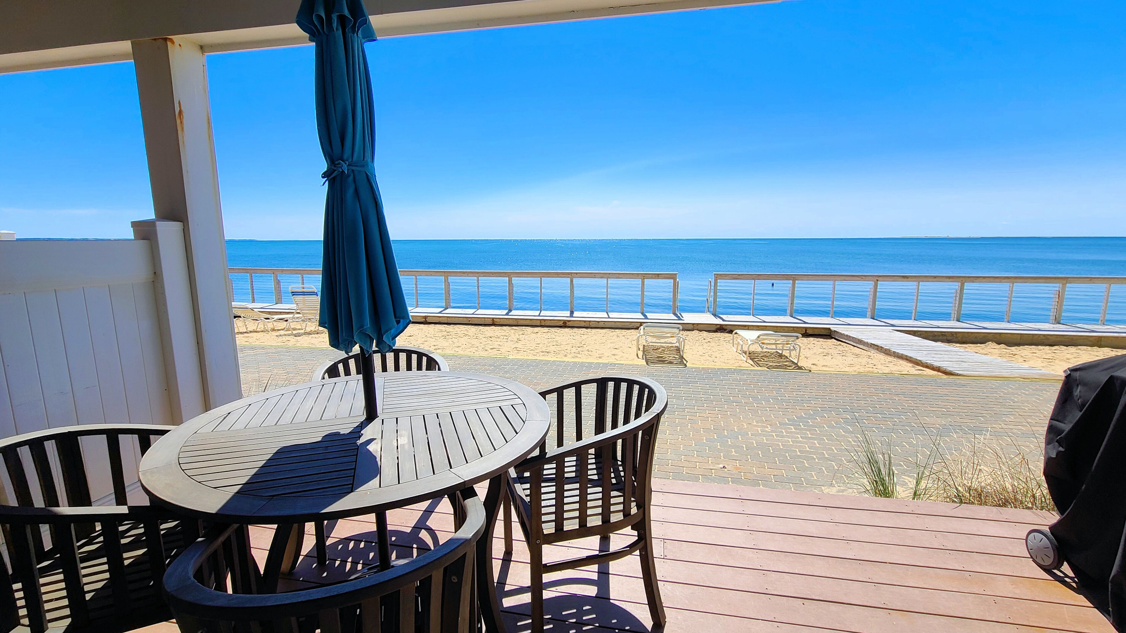 Beach Point Waterfront Condo--A/C, Amazing Sunset & Bay Views, Direct Beach Access