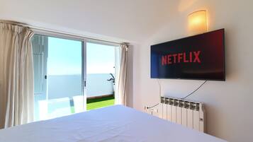 3 chambres, coffres-forts dans les chambres, fer et planche Ă repasser