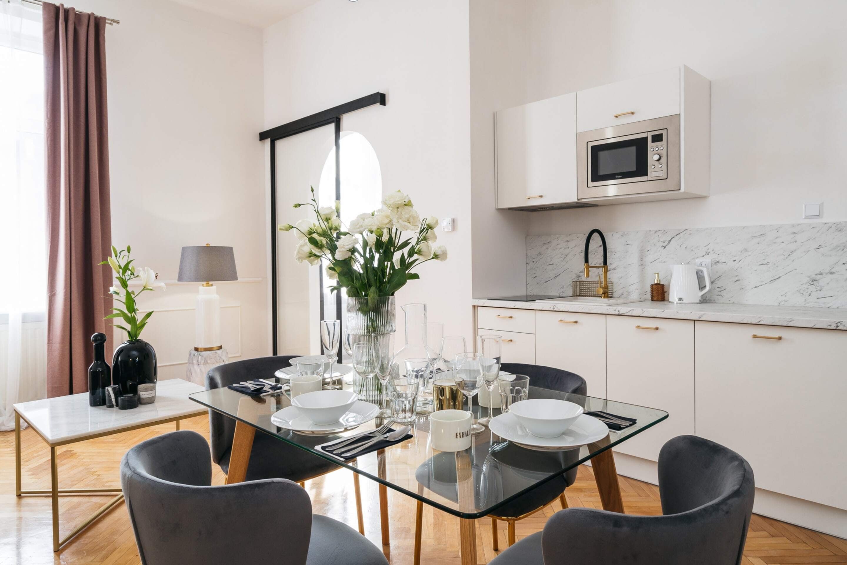 Premium Apartment | Private kitchen | Fridge, microwave, stovetop, coffee/tea maker