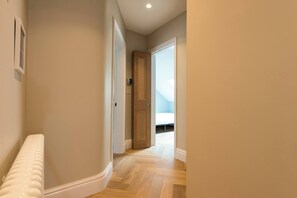 Interior - City Centre, Newly Refurbished Stylish Apartment (Edinburgh)