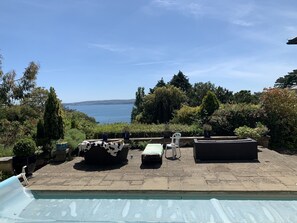 Terrace/patio - Seafacing villa in Torquay with 2 suites and a heated swimming pool (Torquay)