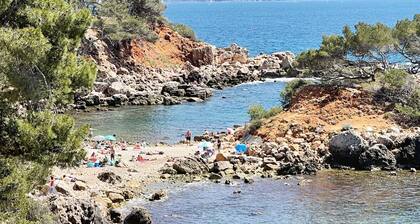 Presqu'île du Capelan | Parking |Climatized |Preserved seaside |Calm assured