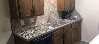 Downstairs one bedroom close to Fort Sill!