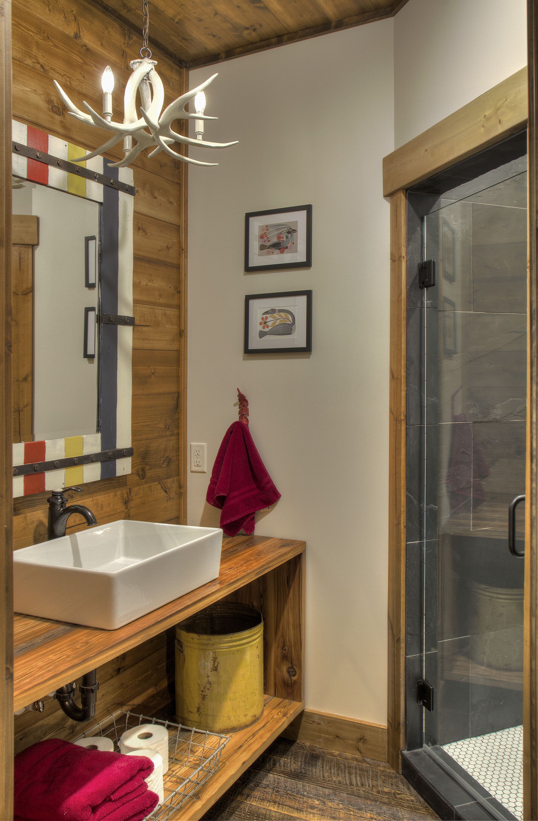 Modern Rustic CabinIncludes Pontoon Boat & Sunsets on Fantastic