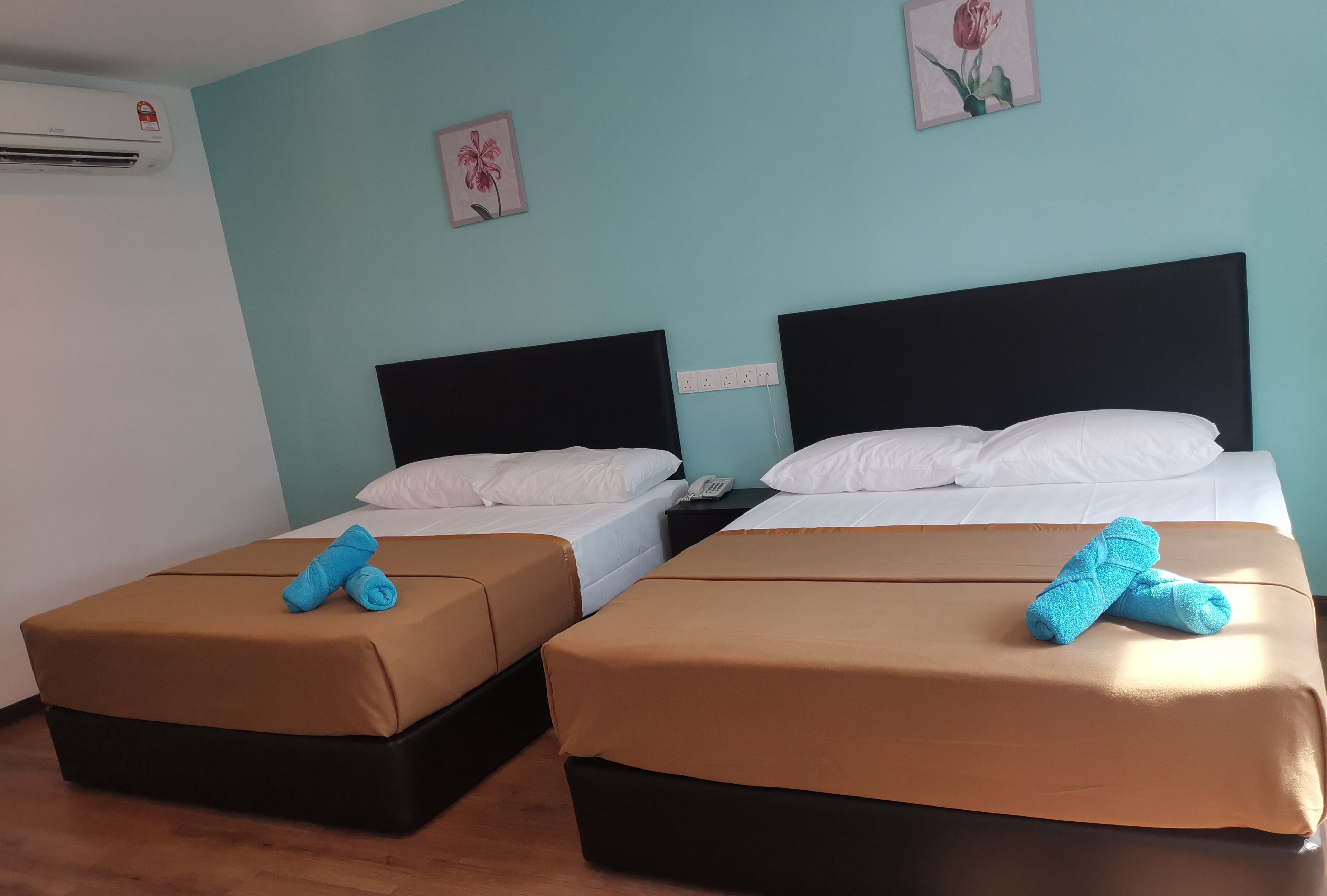 Free WiFi, bed sheets