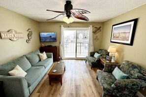 TV, fireplace - 2 Bedroom 2 Bath Condo in NW Beach Block, PoolView (North Wildwood)