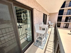 Property grounds - 2 Bedroom 2 Bath Condo in NW Beach Block, PoolView (North Wildwood)