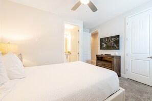 9 bedrooms, in-room safe, iron/ironing board, free WiFi - Vibrant Home with Private Pool, Pool Table near Disney with Waterpark & Resort. (Kissimmee)