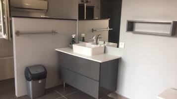 Free toiletries, hair dryer, towels, toilet paper