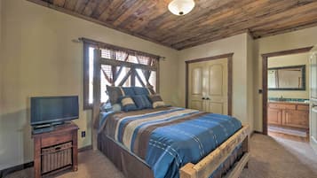 1 bedroom, travel crib, internet, bed sheets