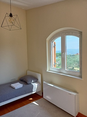 3 bedrooms, in-room safe, iron/ironing board, free WiFi - Villa Brida (Ankaran)
