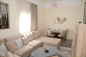 Deluxe Apartment | Living area - Stata Deluxe Apt Must (Thessaloniki)