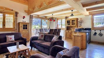 Télévision, cheminée