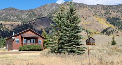 Relaxing 5-star Yellowstone getaway; convenient location; Wow 360° views