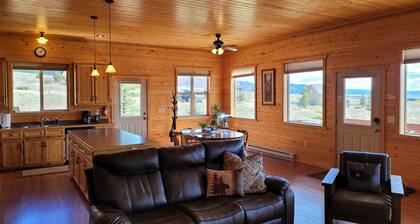 Relaxing 5-star Yellowstone getaway; convenient location; Wow 360° views