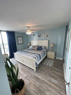 2 bedrooms, iron/ironing board, WiFi, bed sheets - Whaler 4A Beachfront Condo w/ gorgeous Gulf Views (Gulf Shores)