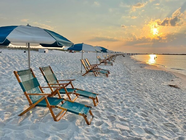 On the beach, sun-loungers, beach towels - Whaler 4A Beachfront Condo w/ gorgeous Gulf Views (Gulf Shores)