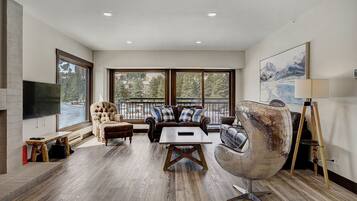 Televisión, chimenea