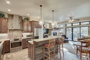 Microwave, stovetop, dishwasher, coffee/tea maker