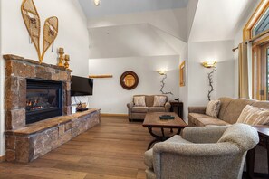 TV, fireplace - Breckenridge Townhome Near Lift, Private Garage! (Breckenridge)