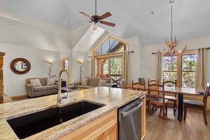 Interior - Breckenridge Townhome Near Lift, Private Garage! (Breckenridge)