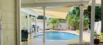 Entire house w/pool close to beaches, downtown and airports