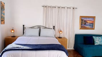 2 bedrooms, iron/ironing board, free WiFi, bed sheets