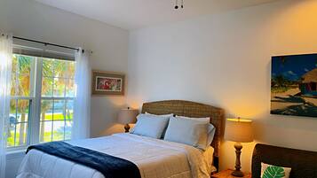 2 makuuhuonetta, silitysrauta/-lauta, ilmainen Wi-Fi, vuodevaatteet