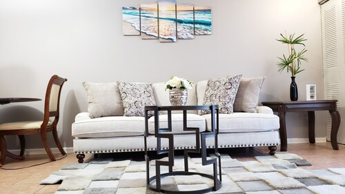 🏡Comfy & Convenient 1BR Apartment Near Oaks Mall & Medical Center Fast WIFI