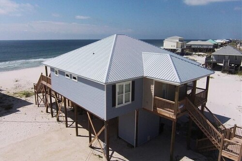 Beautiful Gulf 4 BR/4 Bath, High End Furnishings w/Beach Gear and 2 Kayaks!