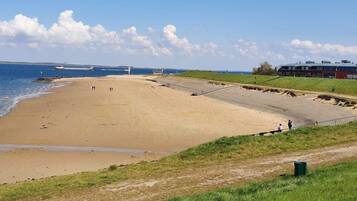Vlak bij het strand