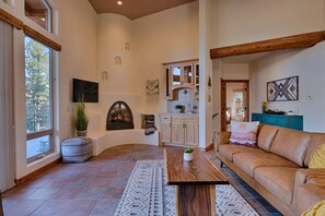 Smart TV, lareira, pebolim