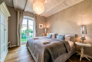 2 عدّة غرف نوم وواي فاي وملاءات أسرّة