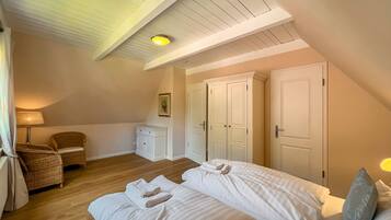 3 bedrooms, WiFi, bed sheets