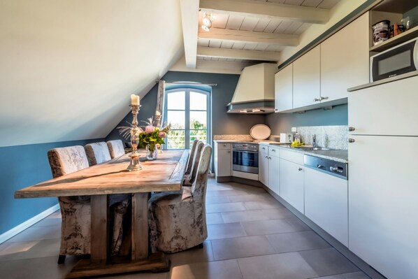 Køleskab, mikrobølgeovn, ovn, opvaskemaskine