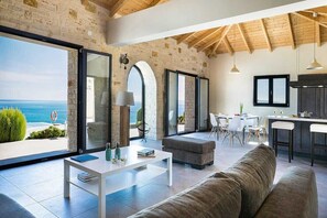 Smart TV, fireplace, DVD player, ping pong - Kaminia Blu A stunning luxury Villa Build above the golden sandy Kaminia Beach (Cephalonia)