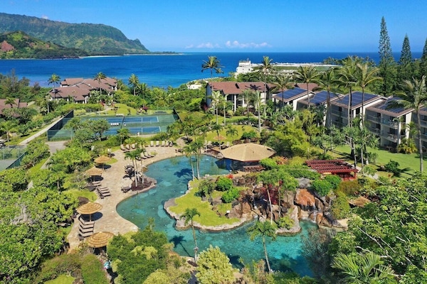 Innendørsbasseng og utendørsbasseng