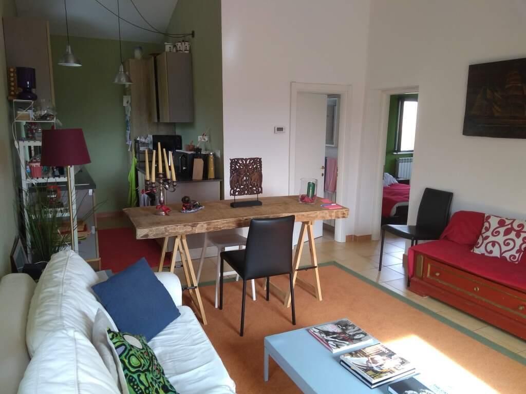 Fernseher, Bücher, Stereoanlage