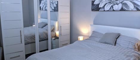 1 habitación, tabla de planchar con plancha y wifi gratis