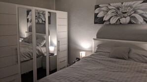 Unclassified image, 3 of 9, button - Shayan Studio Flats Stourbridge (Stourbridge)