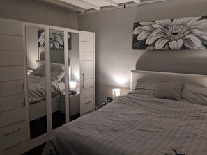 1 bedroom, iron/ironing board, free WiFi